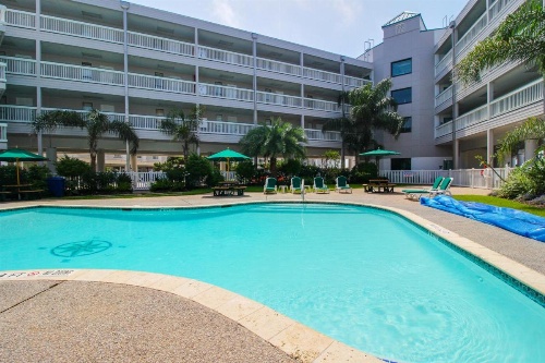 Casa Del Mar Beachfront image 33