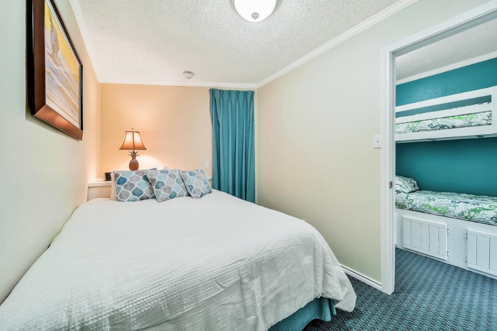 Casa Del Mar Beachfront Image 7